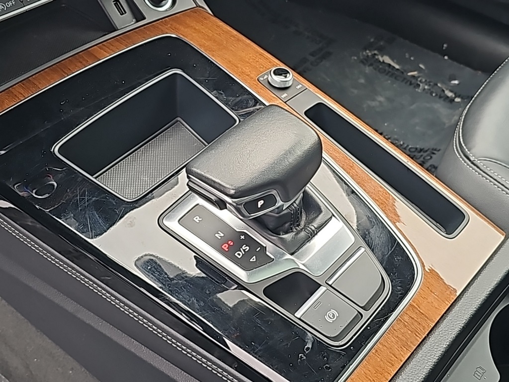 Vehicle image 19 of 36