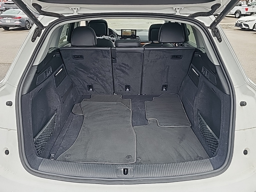 Vehicle image 26 of 36