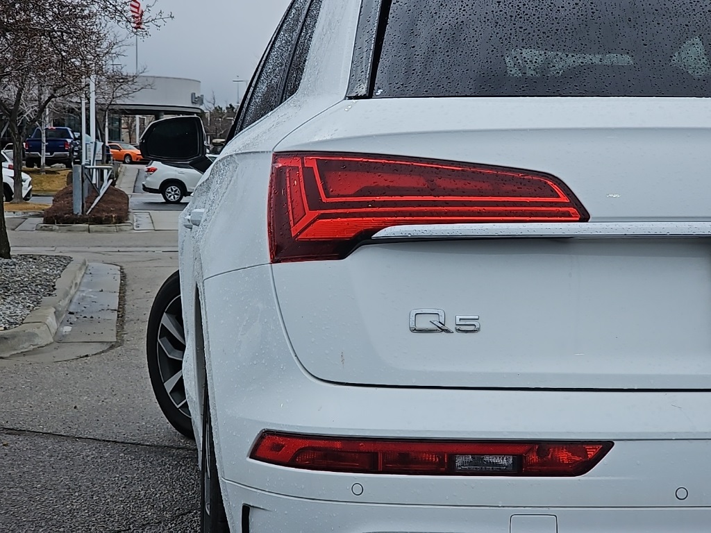 Vehicle image 35 of 36