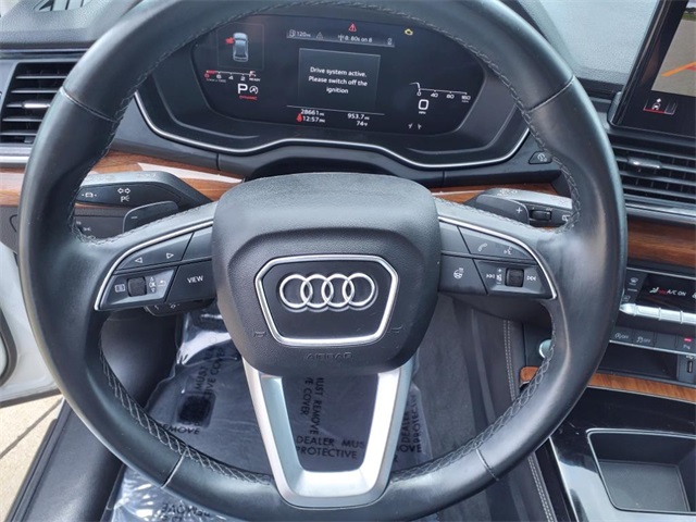 Vehicle image 21 of 32