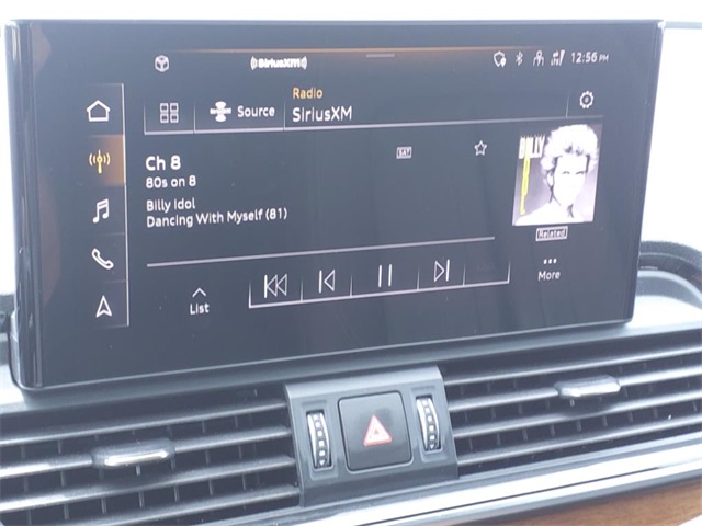 Vehicle image 13 of 32
