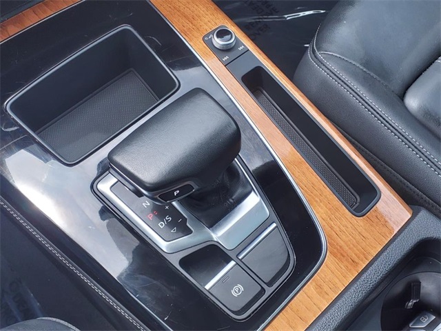 Vehicle image 16 of 32