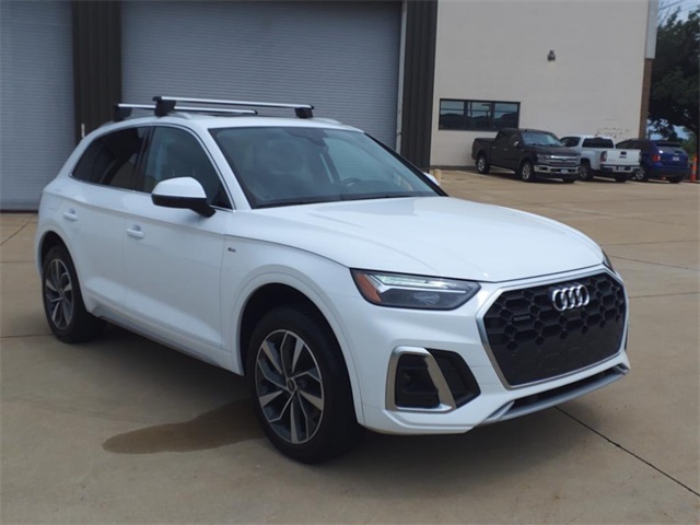 Vehicle image 3 of 32