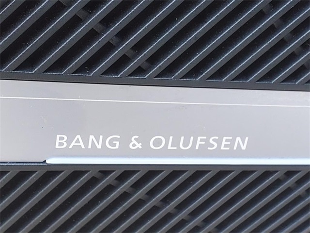 Vehicle image 24 of 32