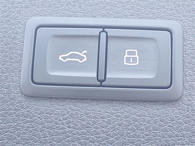Vehicle image 32 of 32