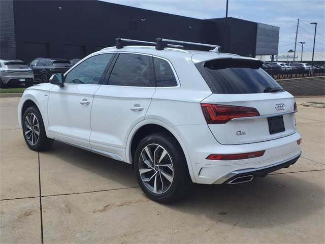 Vehicle image 7 of 32