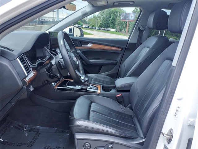 Vehicle image 27 of 32