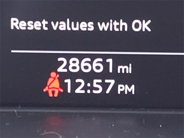 Vehicle image 18 of 32