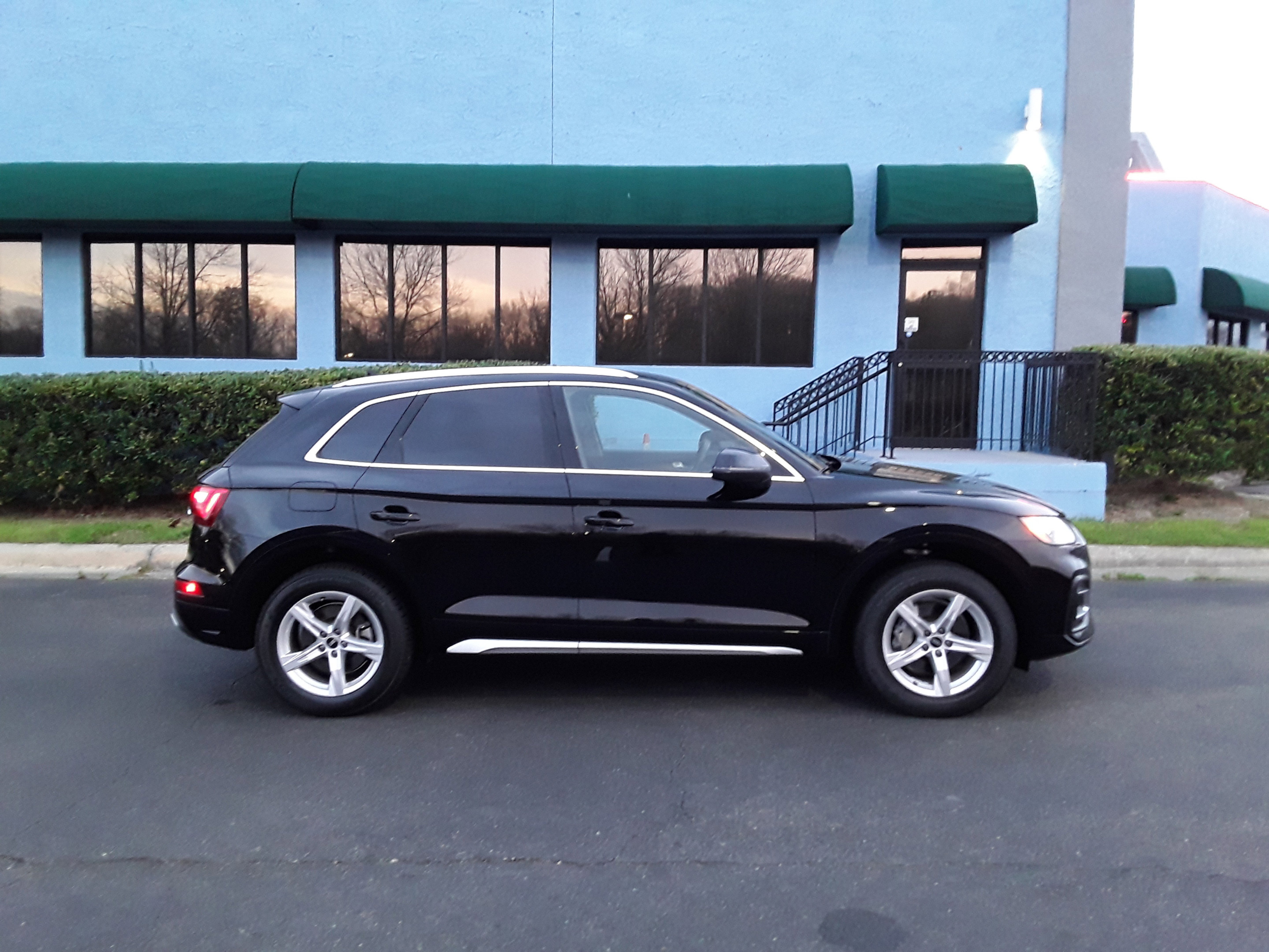 Vehicle image 3 of 20