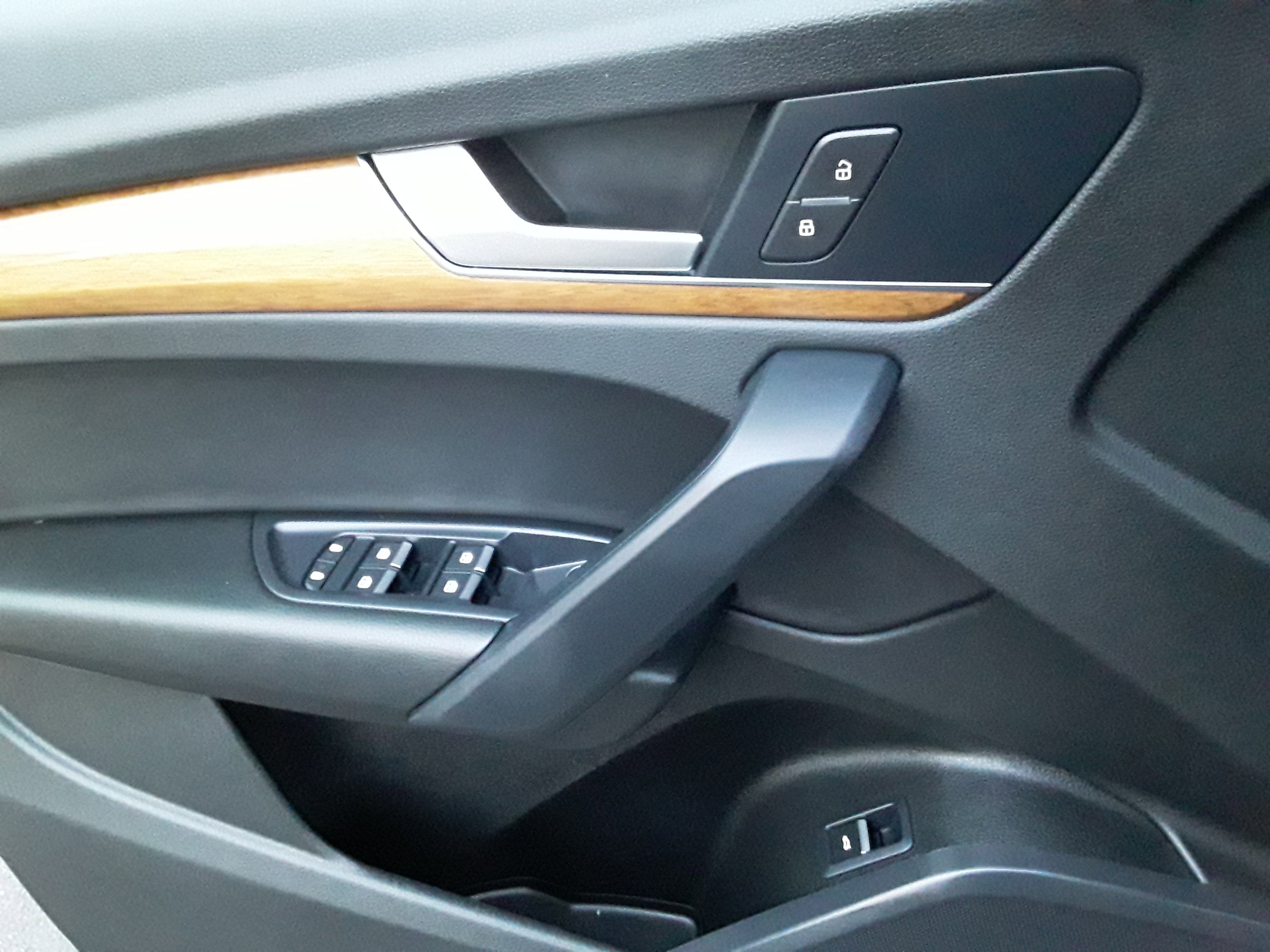 Vehicle image 12 of 20
