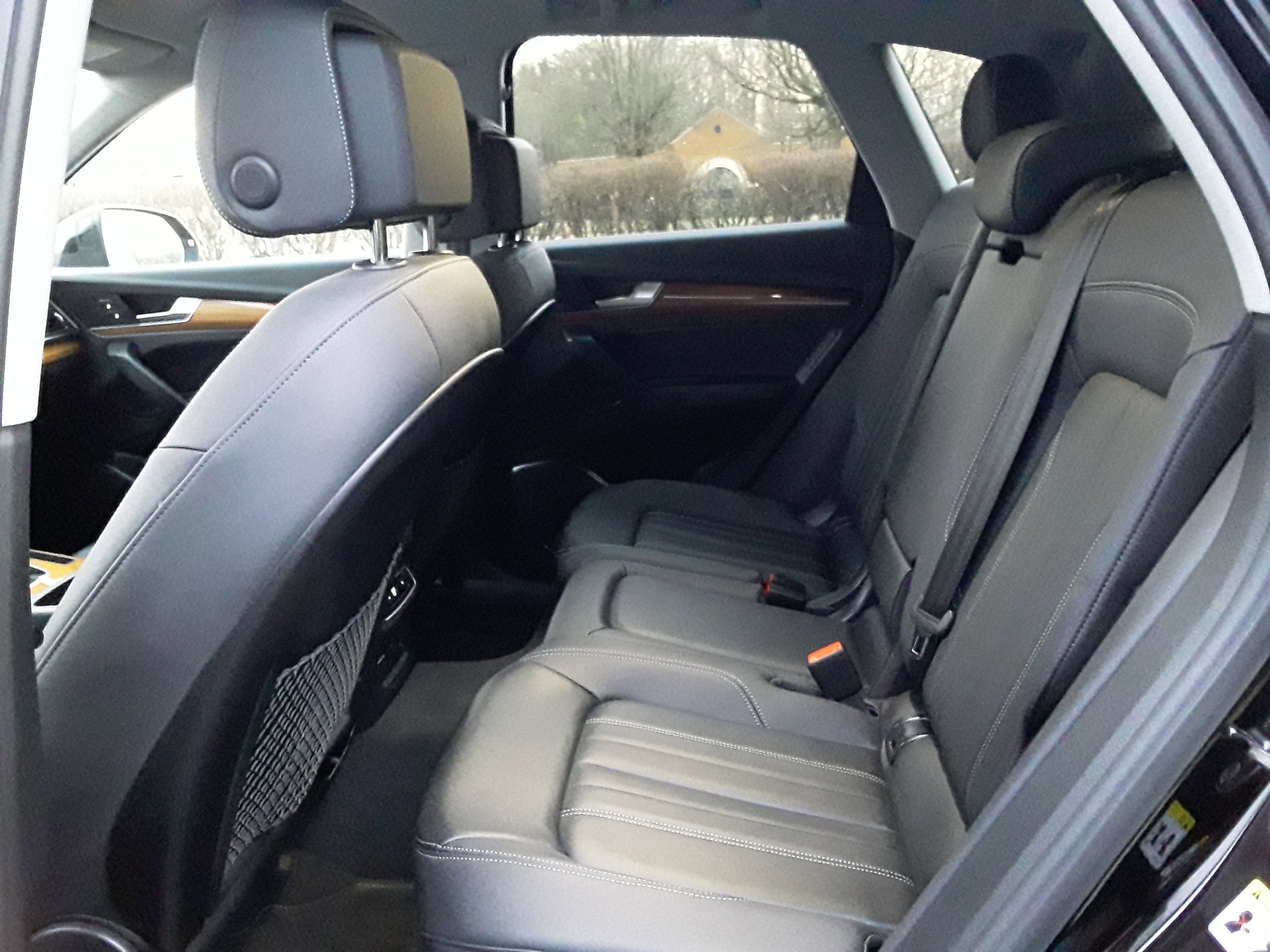 Vehicle image 9 of 20