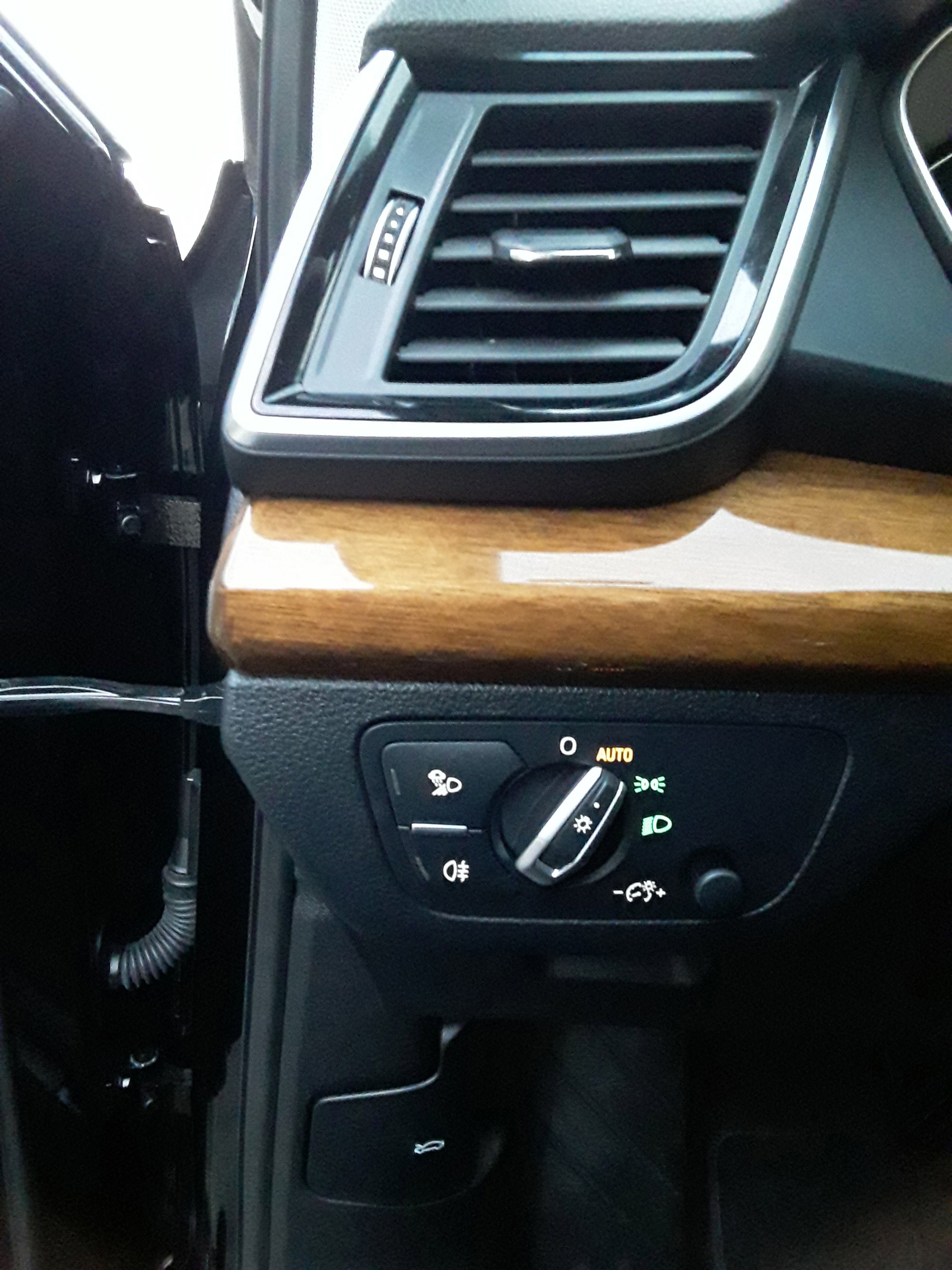 Vehicle image 13 of 20