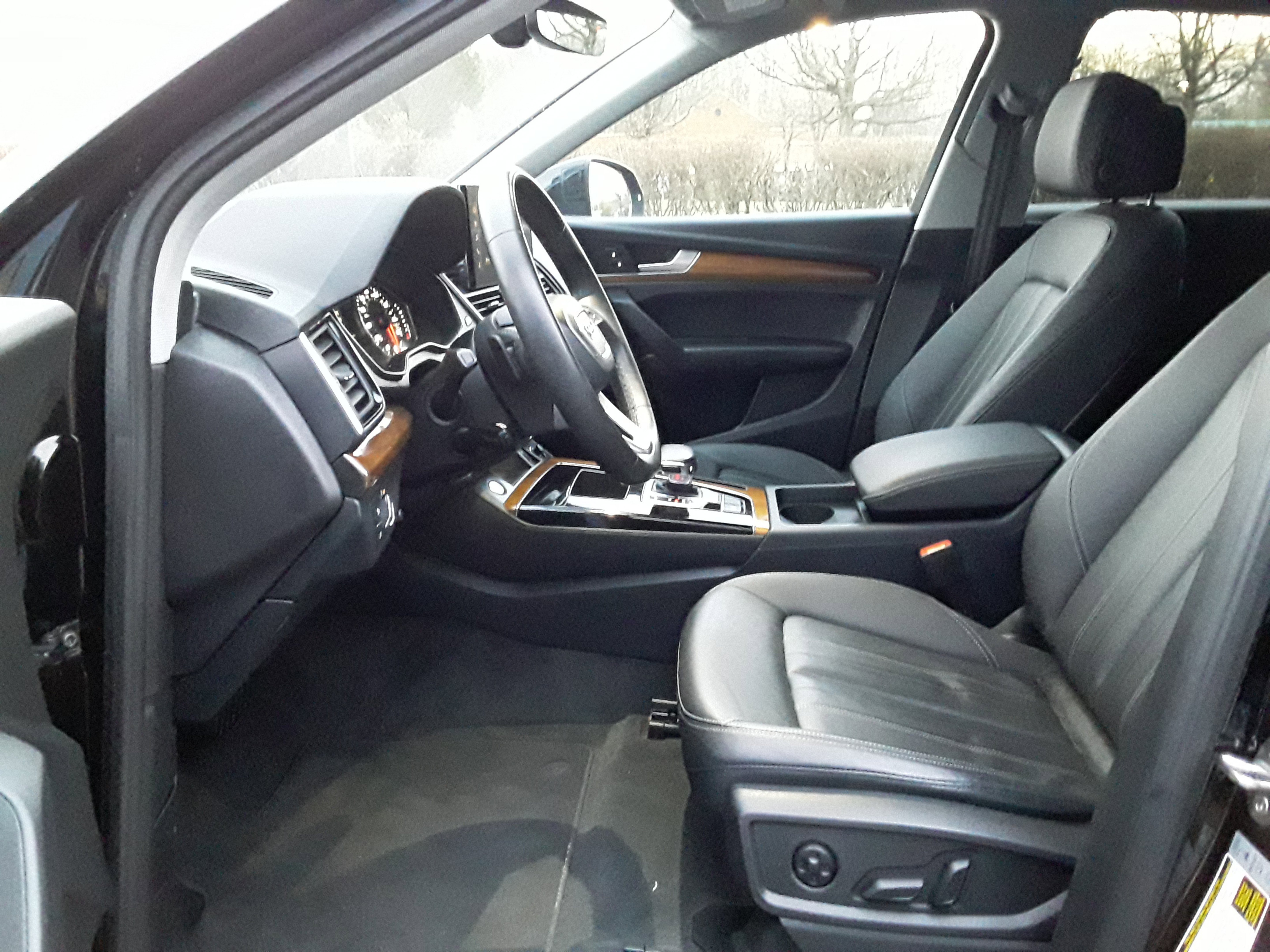Vehicle image 8 of 20