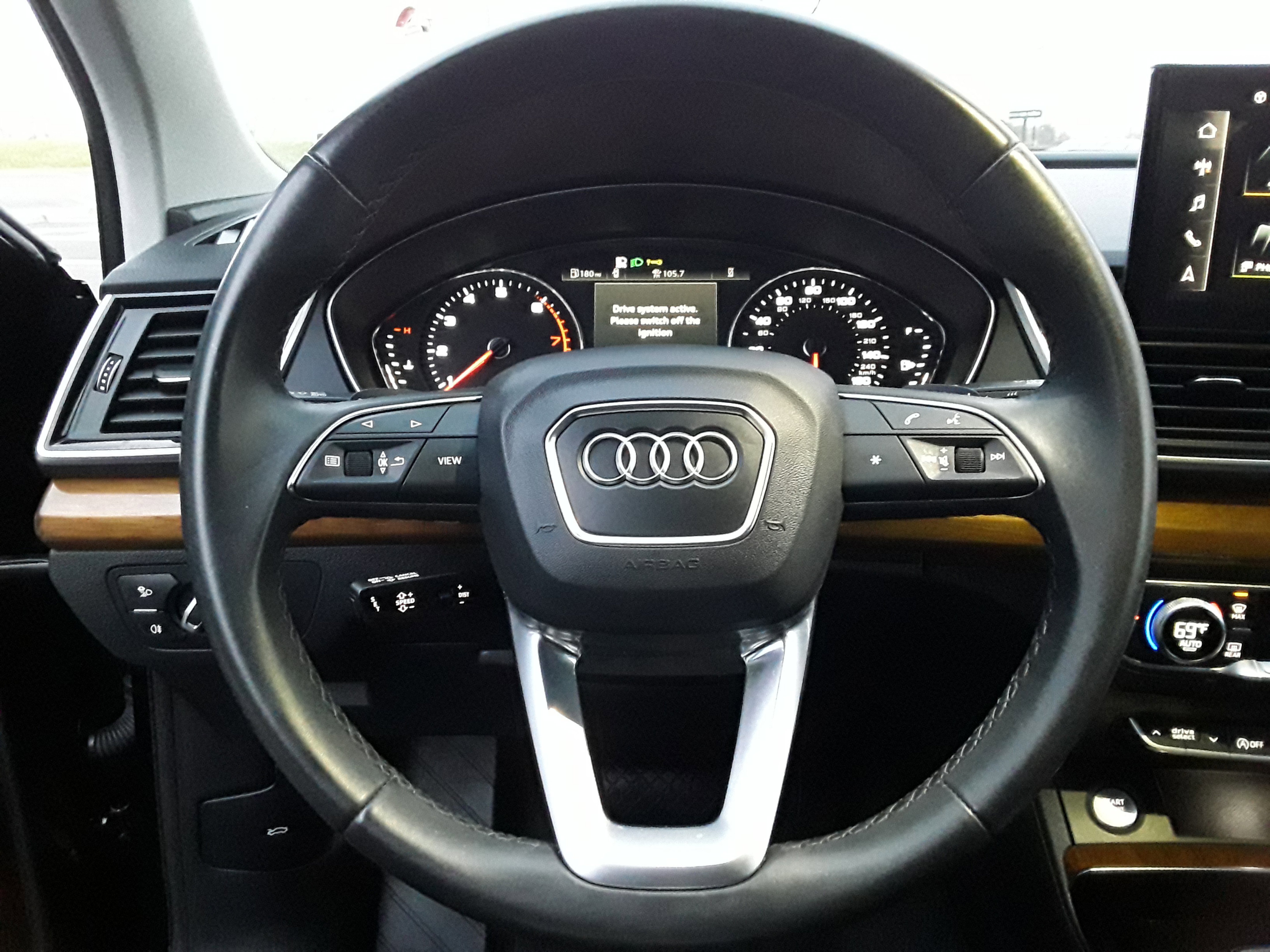 Vehicle image 10 of 20