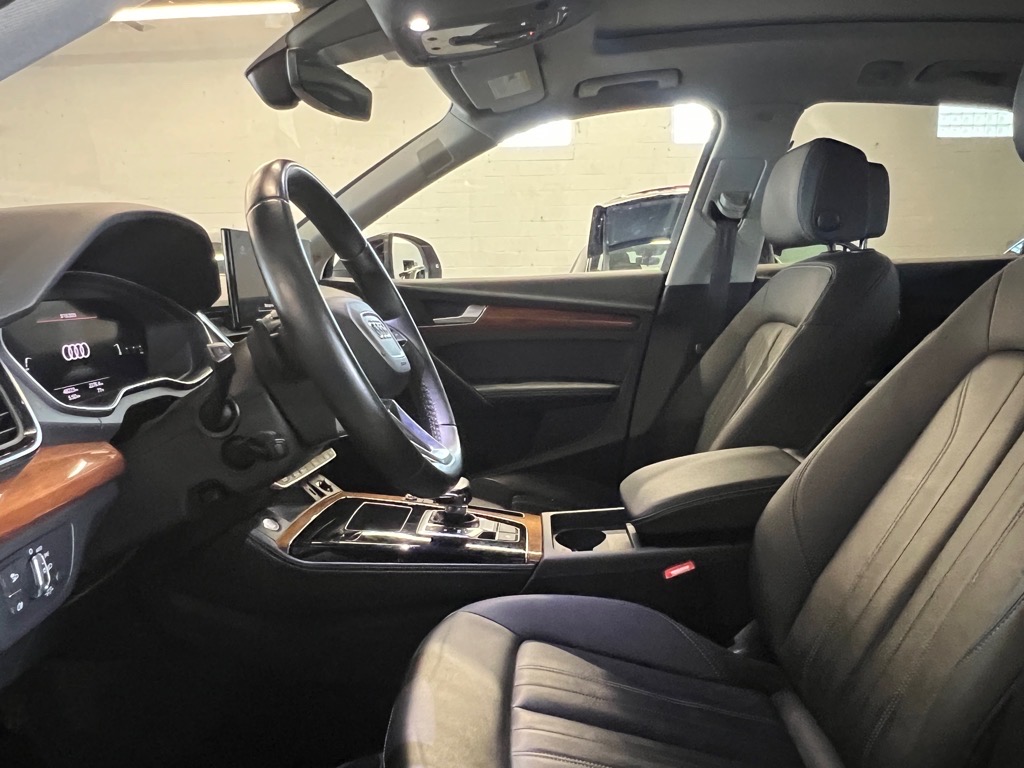 Vehicle image 6 of 25
