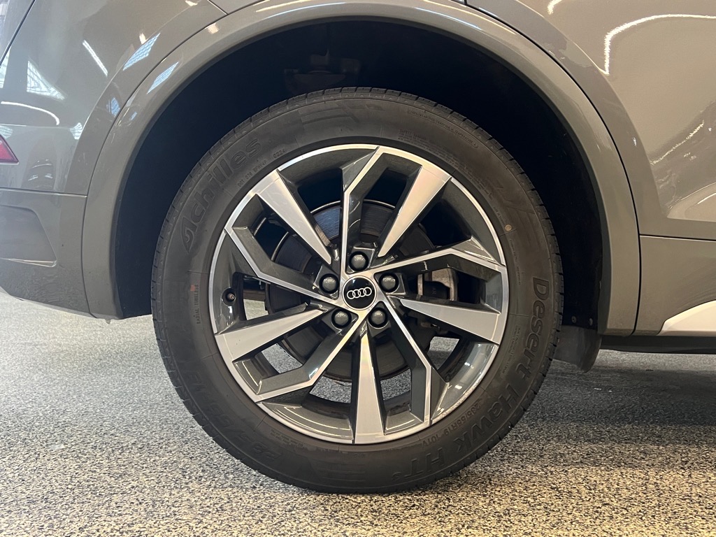 Vehicle image 25 of 25