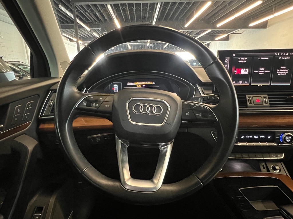Vehicle image 8 of 25