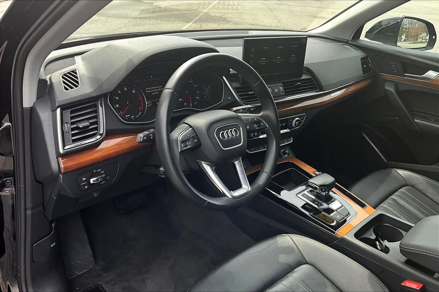 Vehicle image 8 of 36
