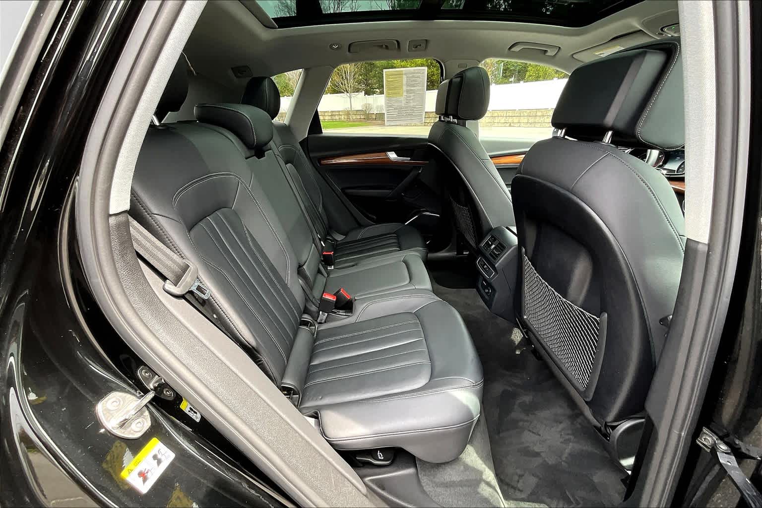 Vehicle image 16 of 36