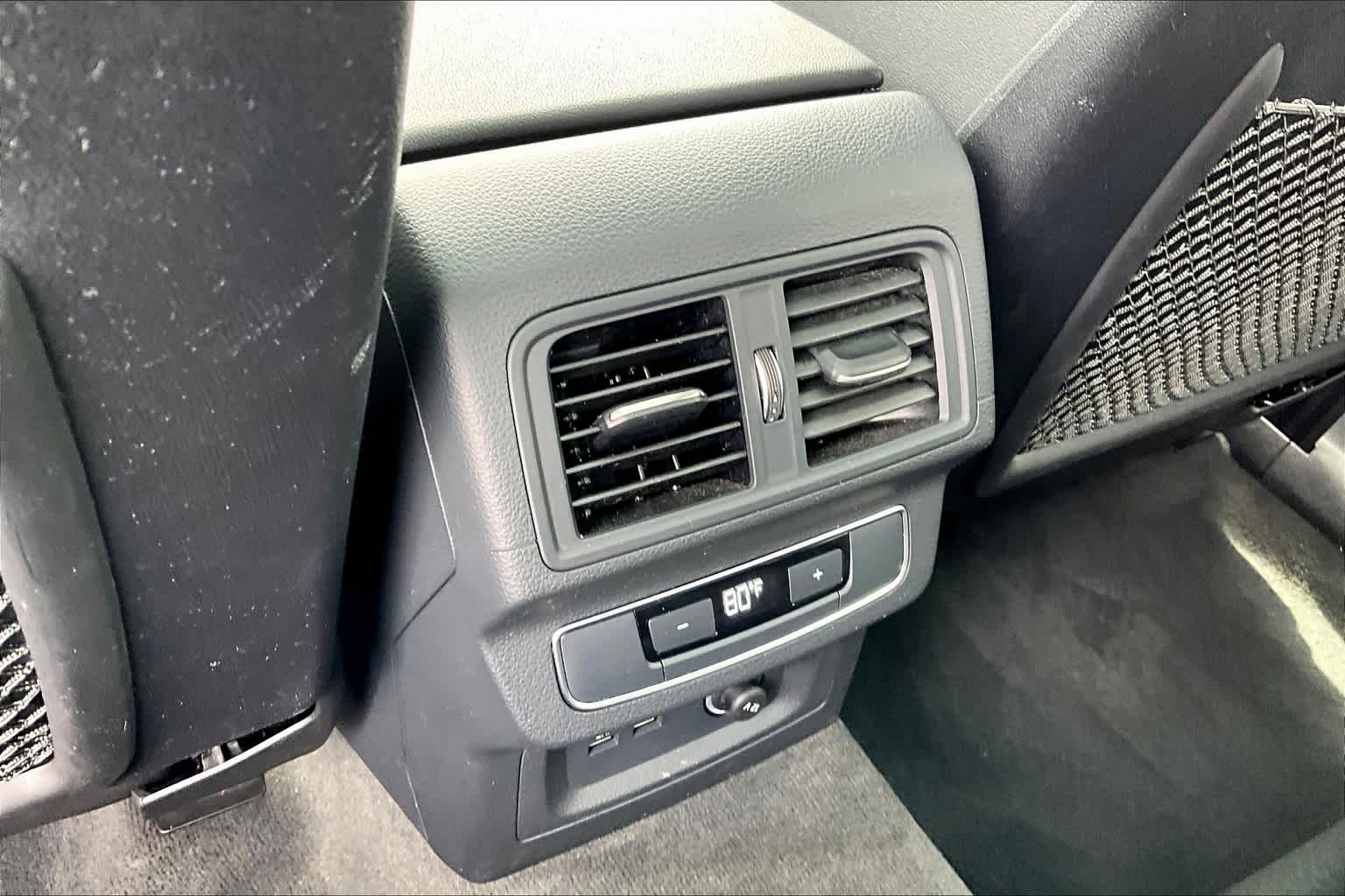 Vehicle image 28 of 36