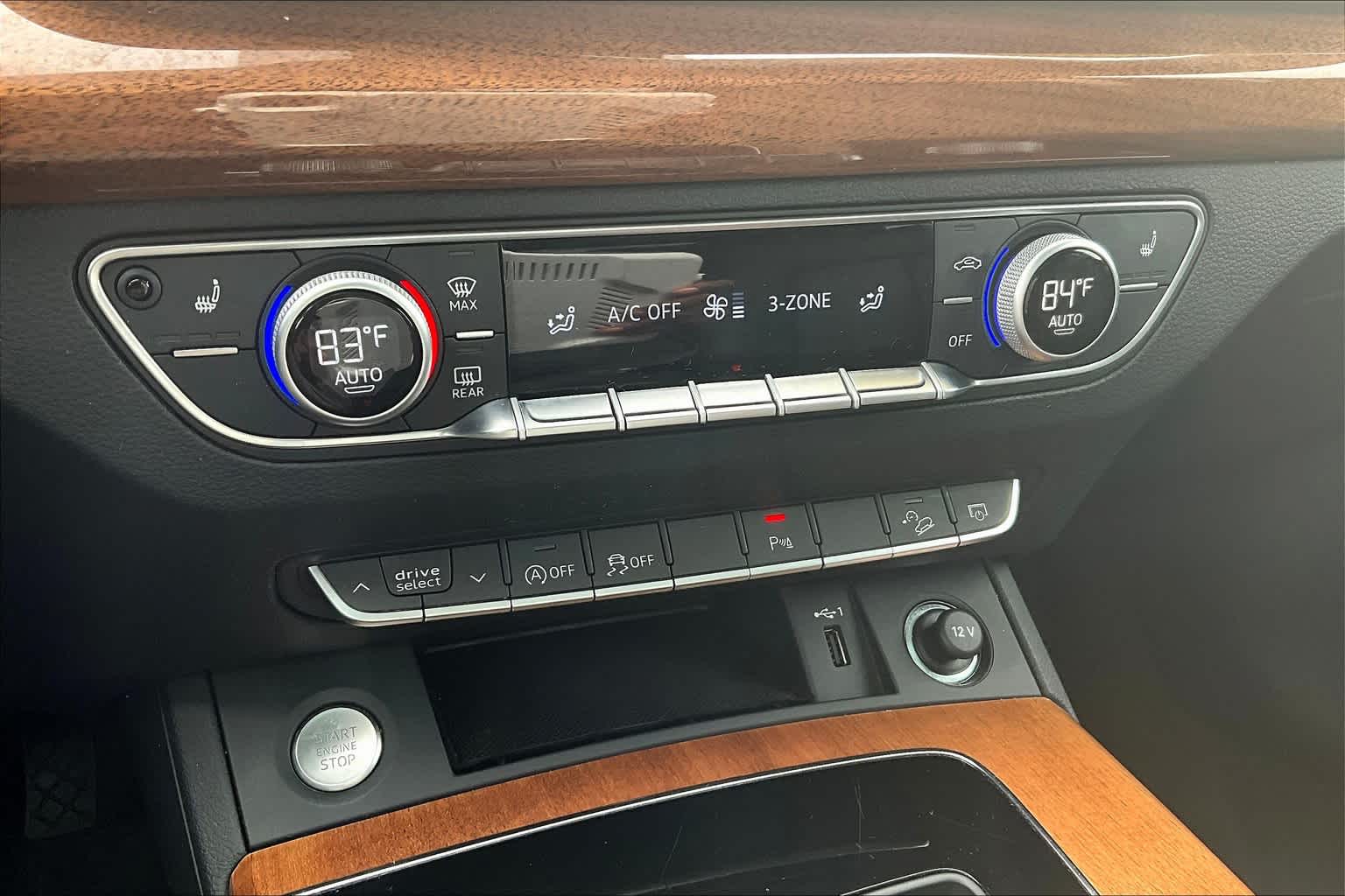 Vehicle image 26 of 36