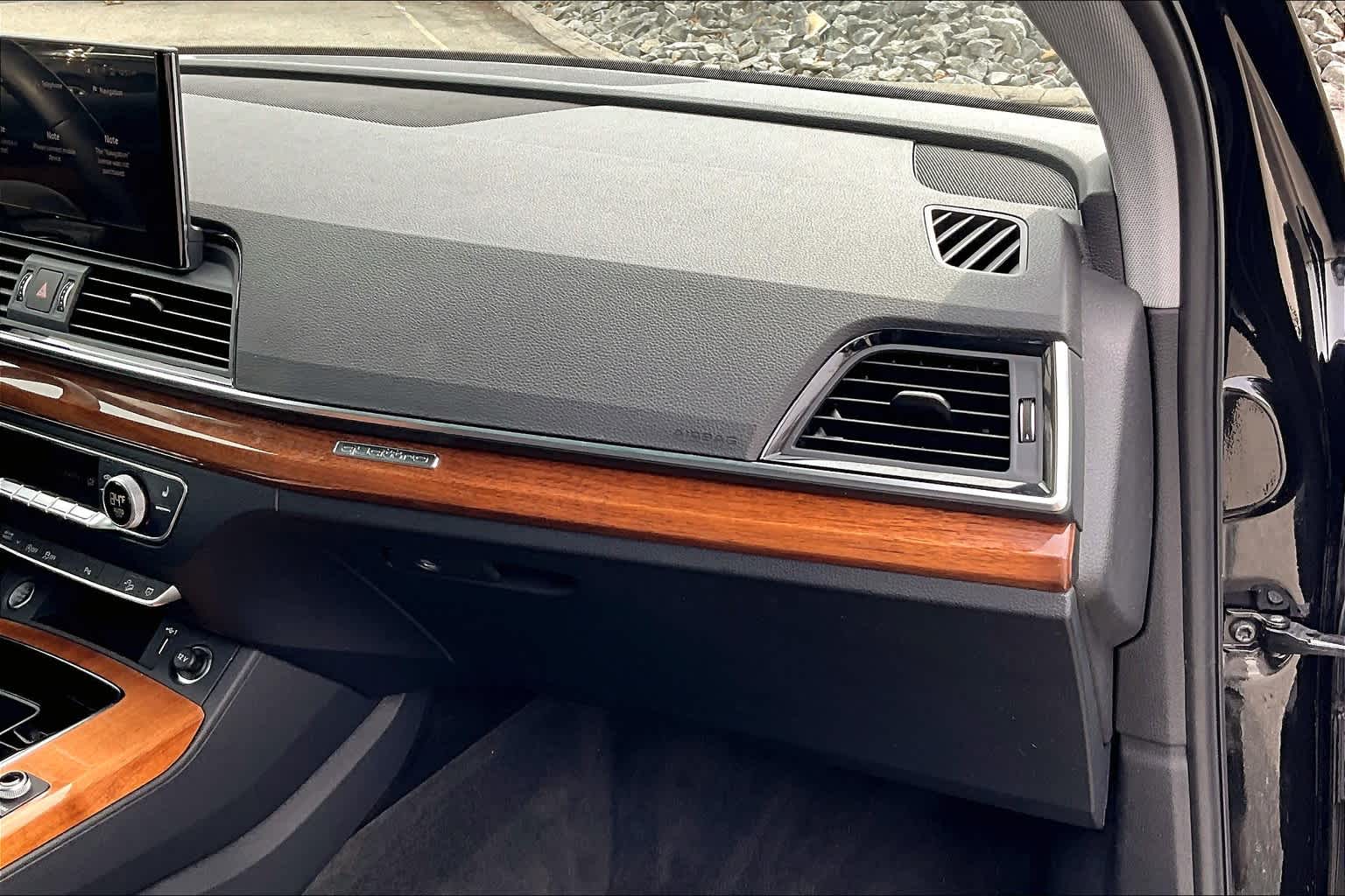 Vehicle image 13 of 36