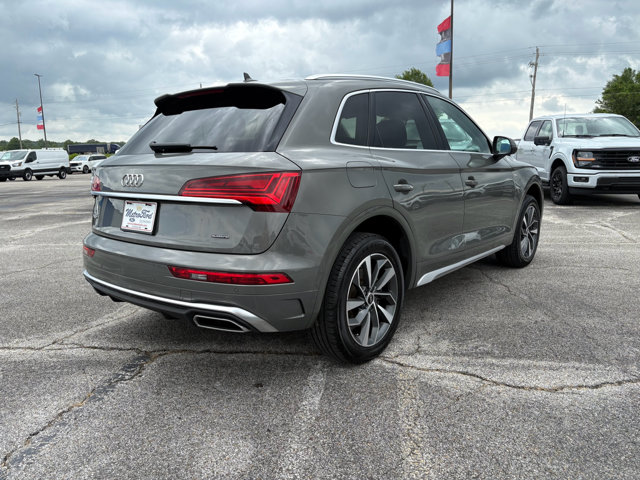 Vehicle image 4 of 9