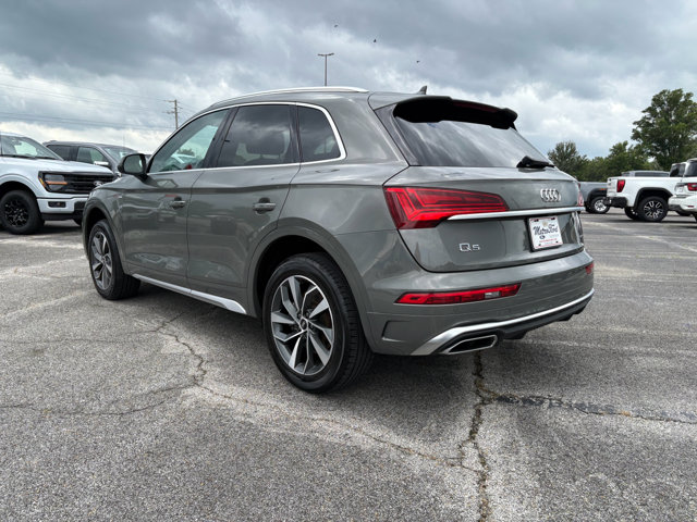 Vehicle image 5 of 9