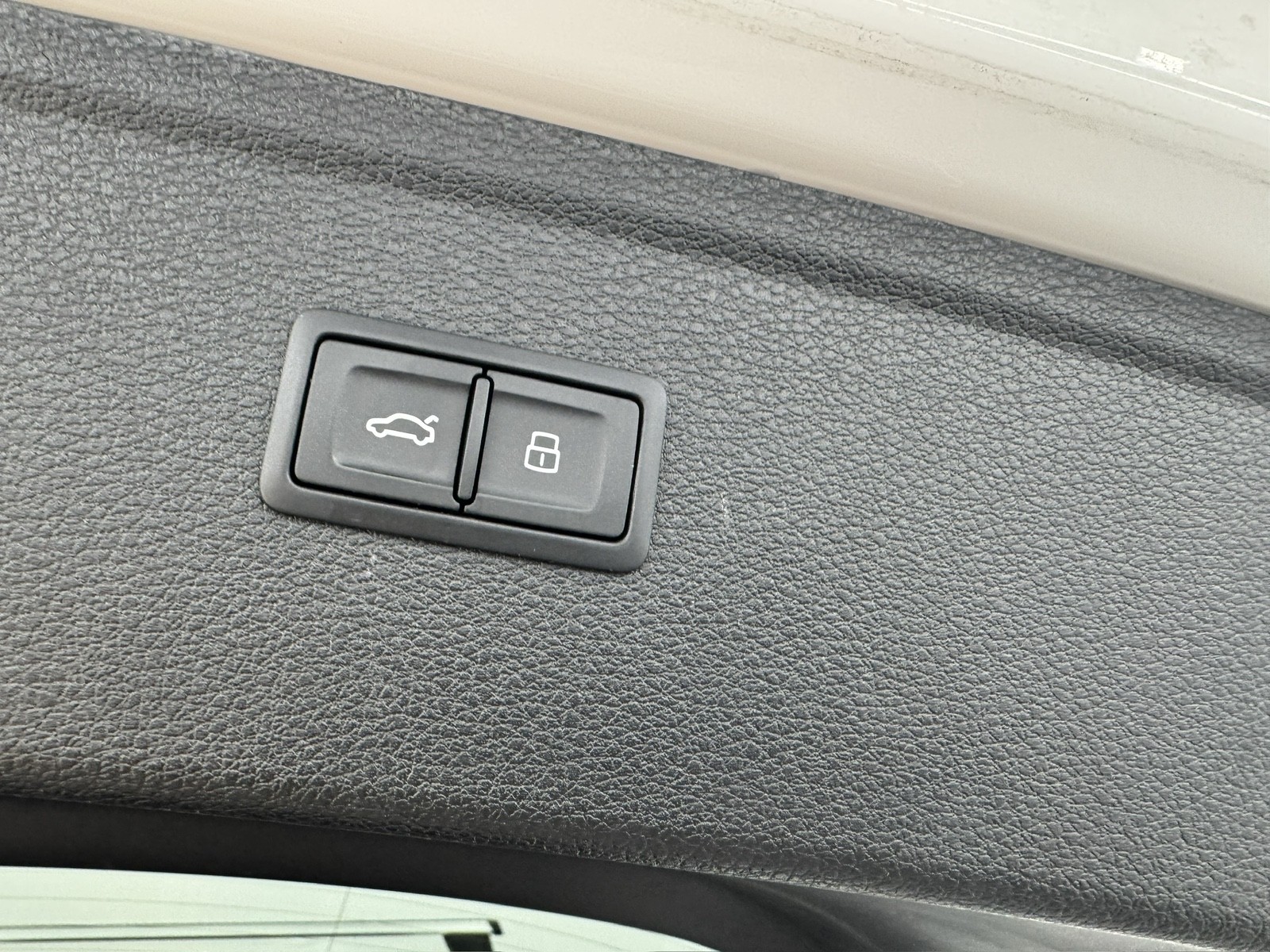 Vehicle image 9 of 66