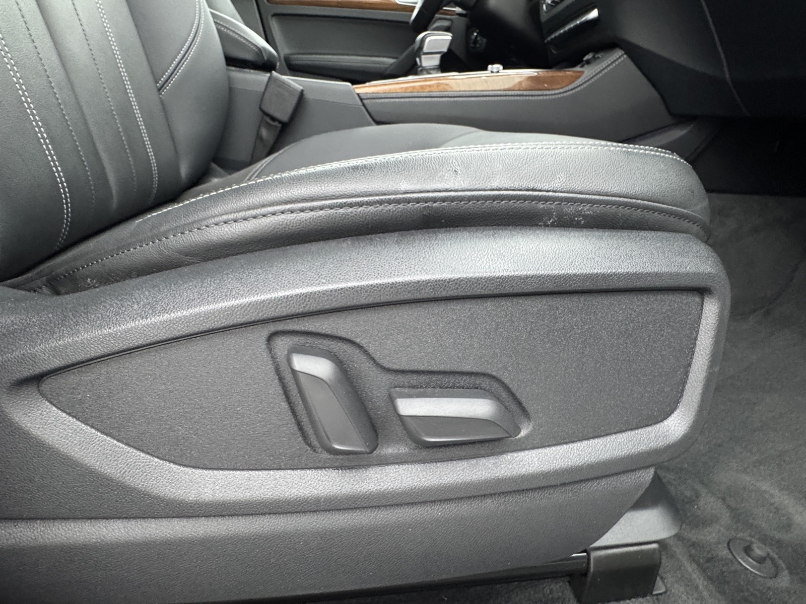 Vehicle image 56 of 66