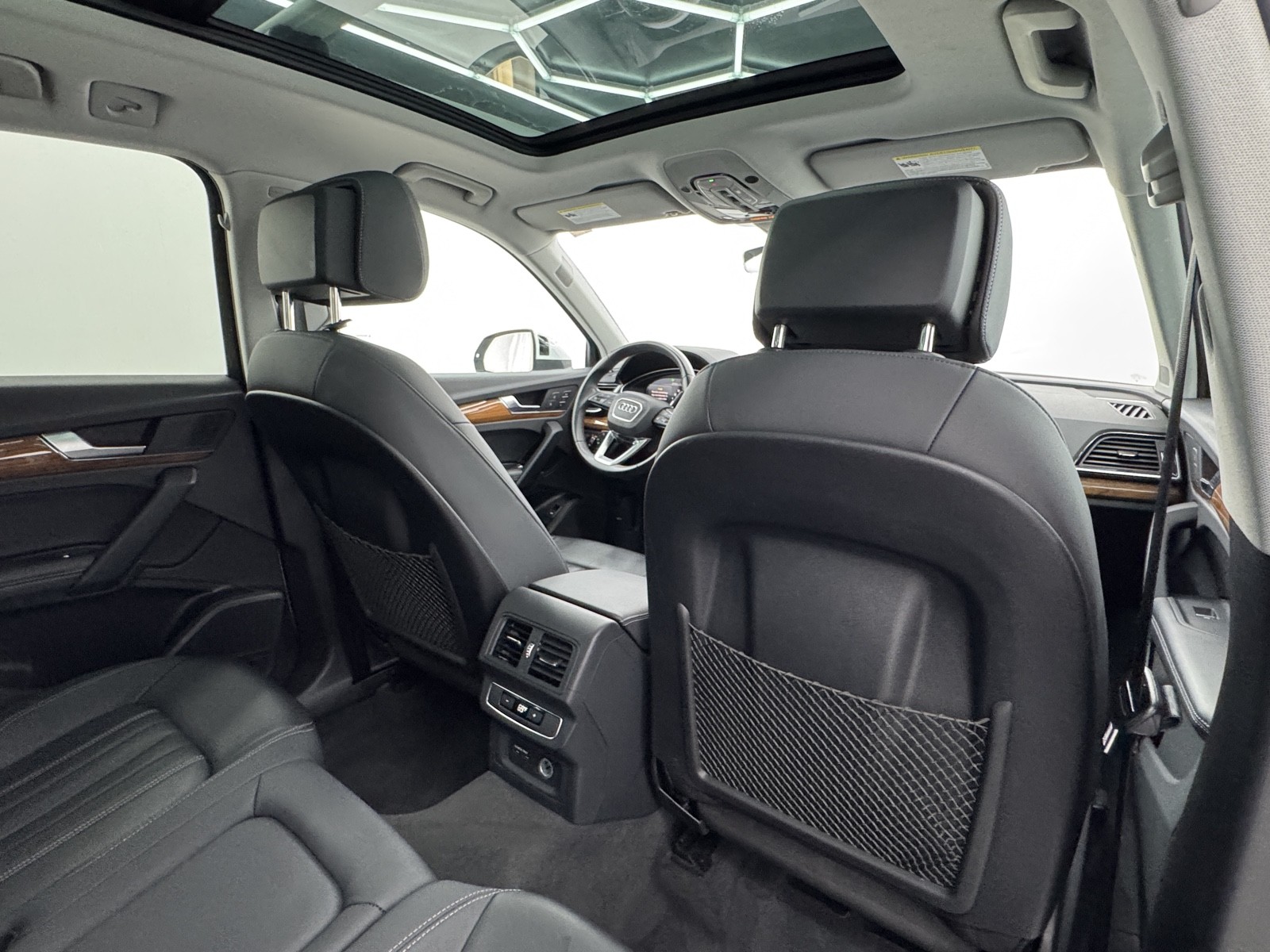 Vehicle image 51 of 66