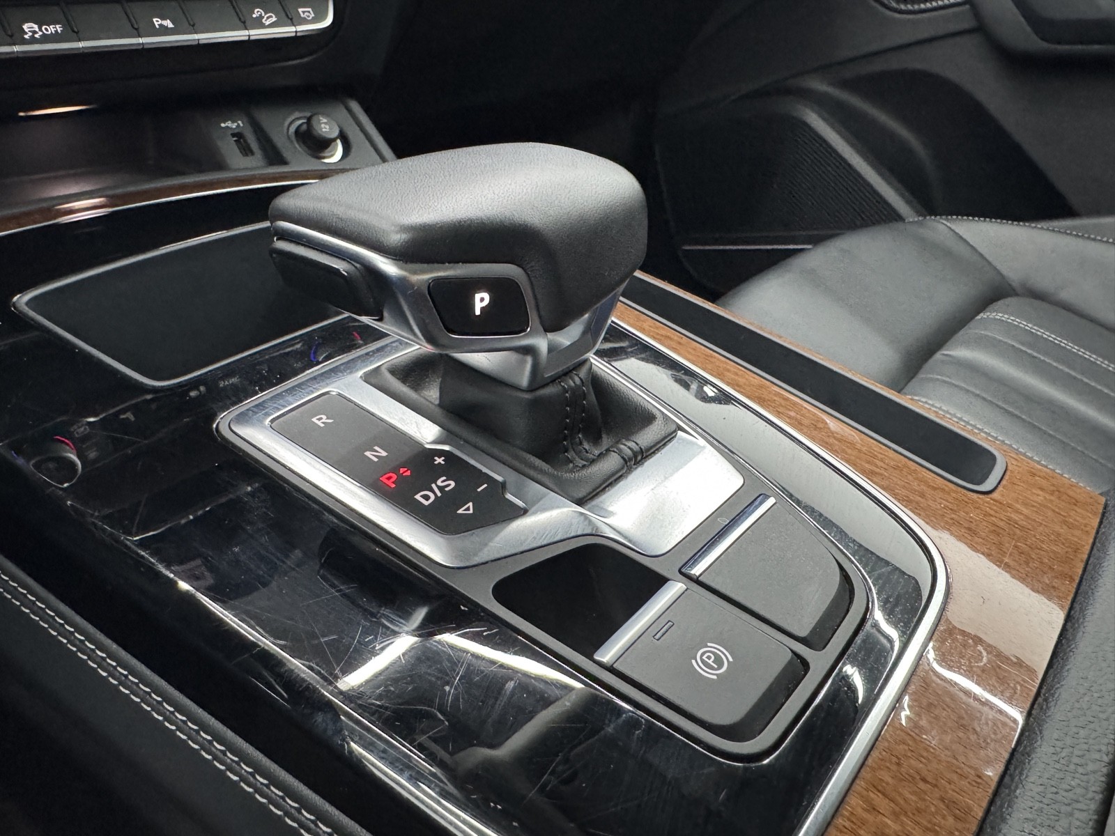 Vehicle image 35 of 66