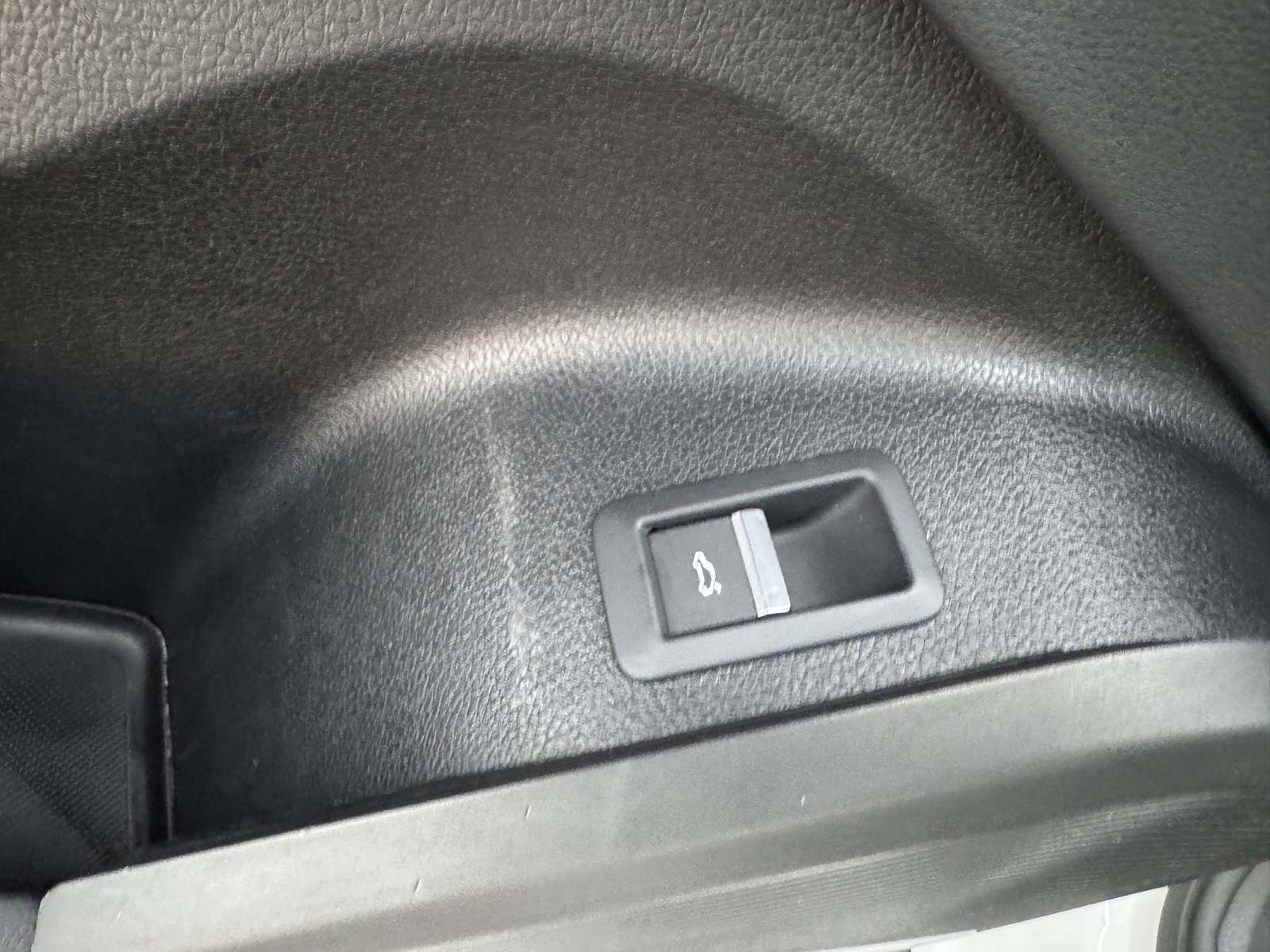 Vehicle image 44 of 66