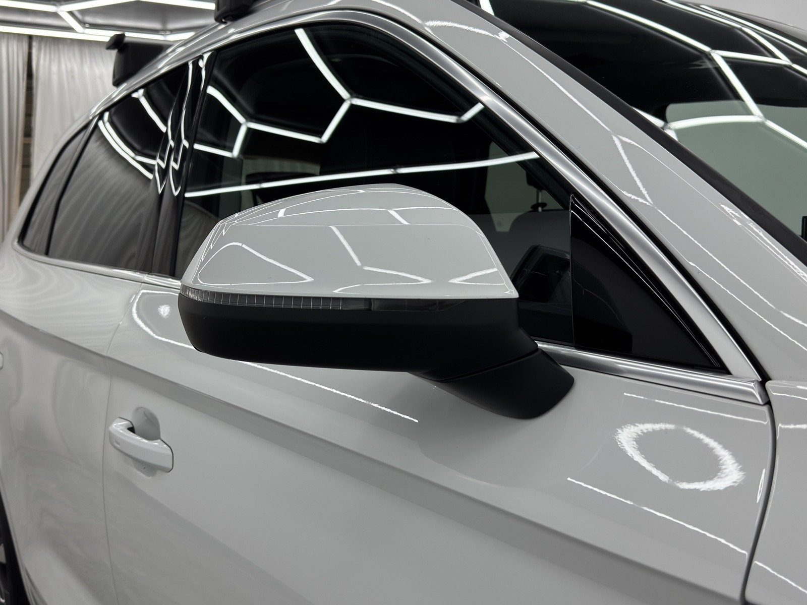 Vehicle image 61 of 66