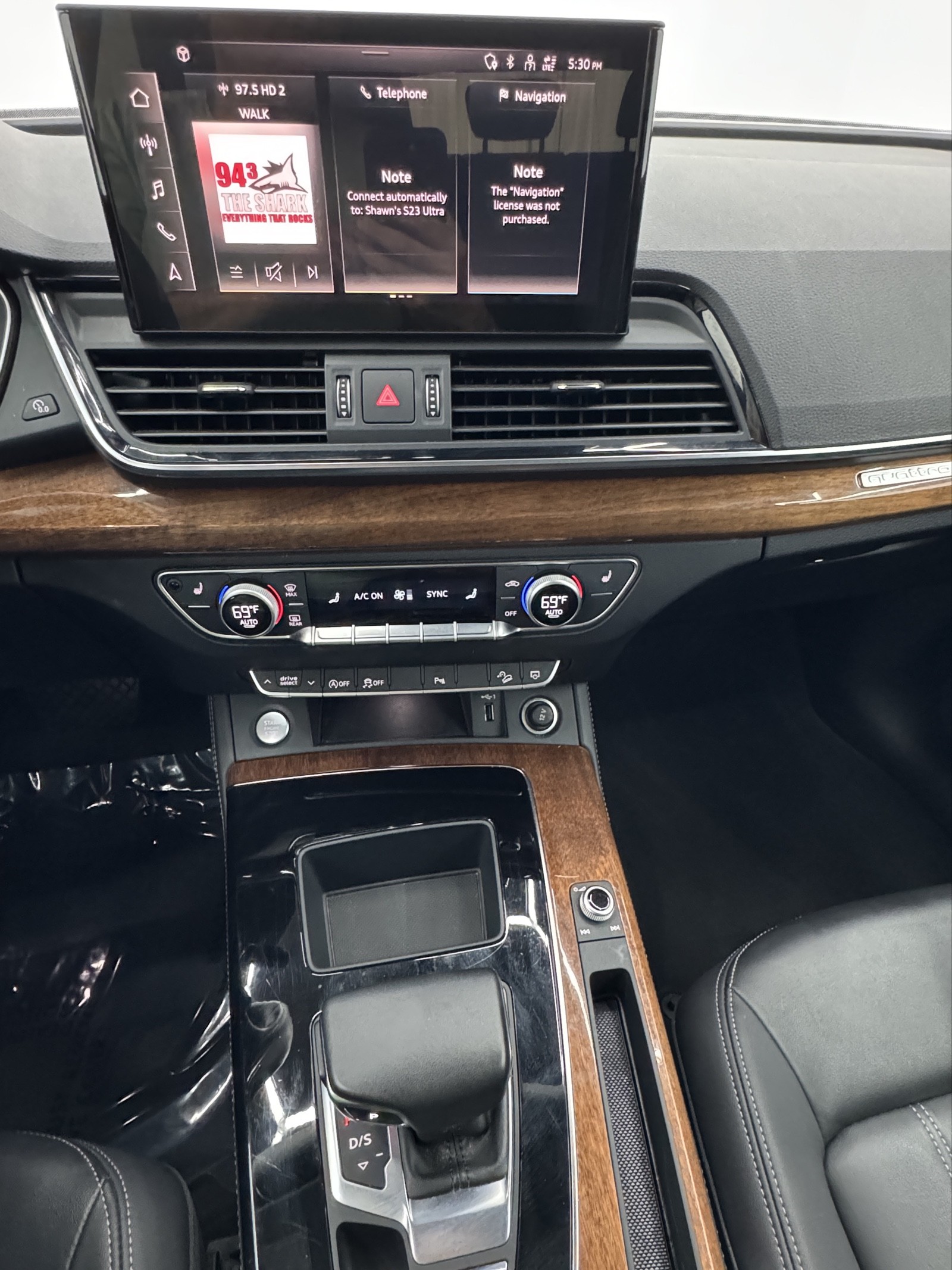 Vehicle image 39 of 66