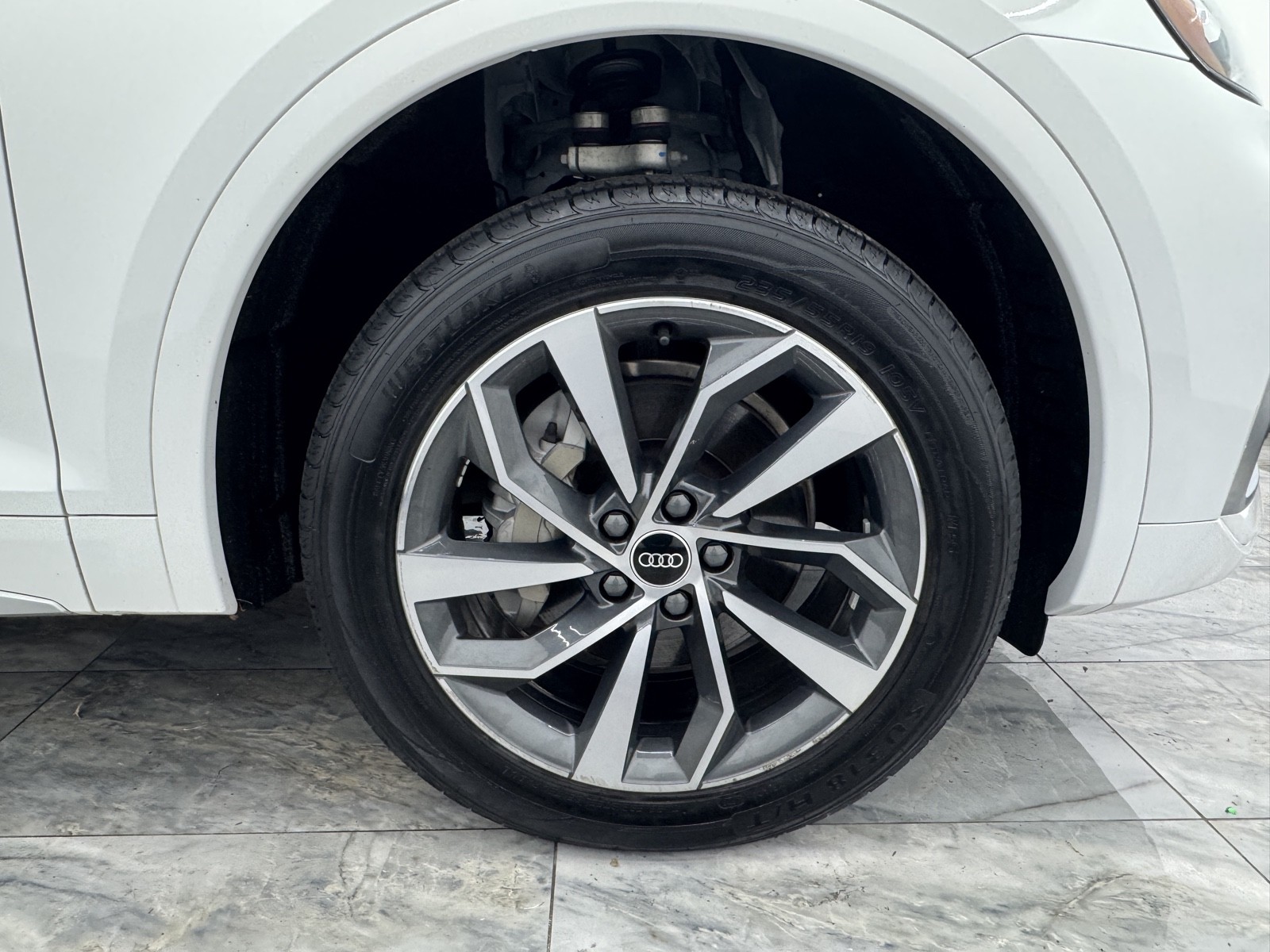 Vehicle image 11 of 66