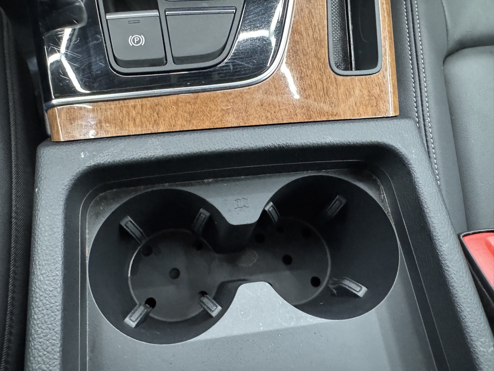 Vehicle image 38 of 66