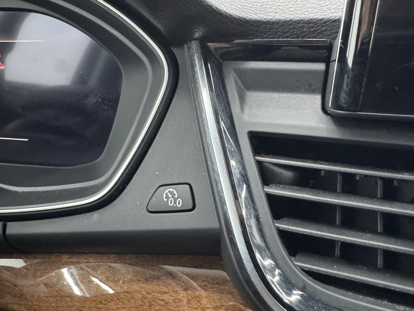 Vehicle image 26 of 66