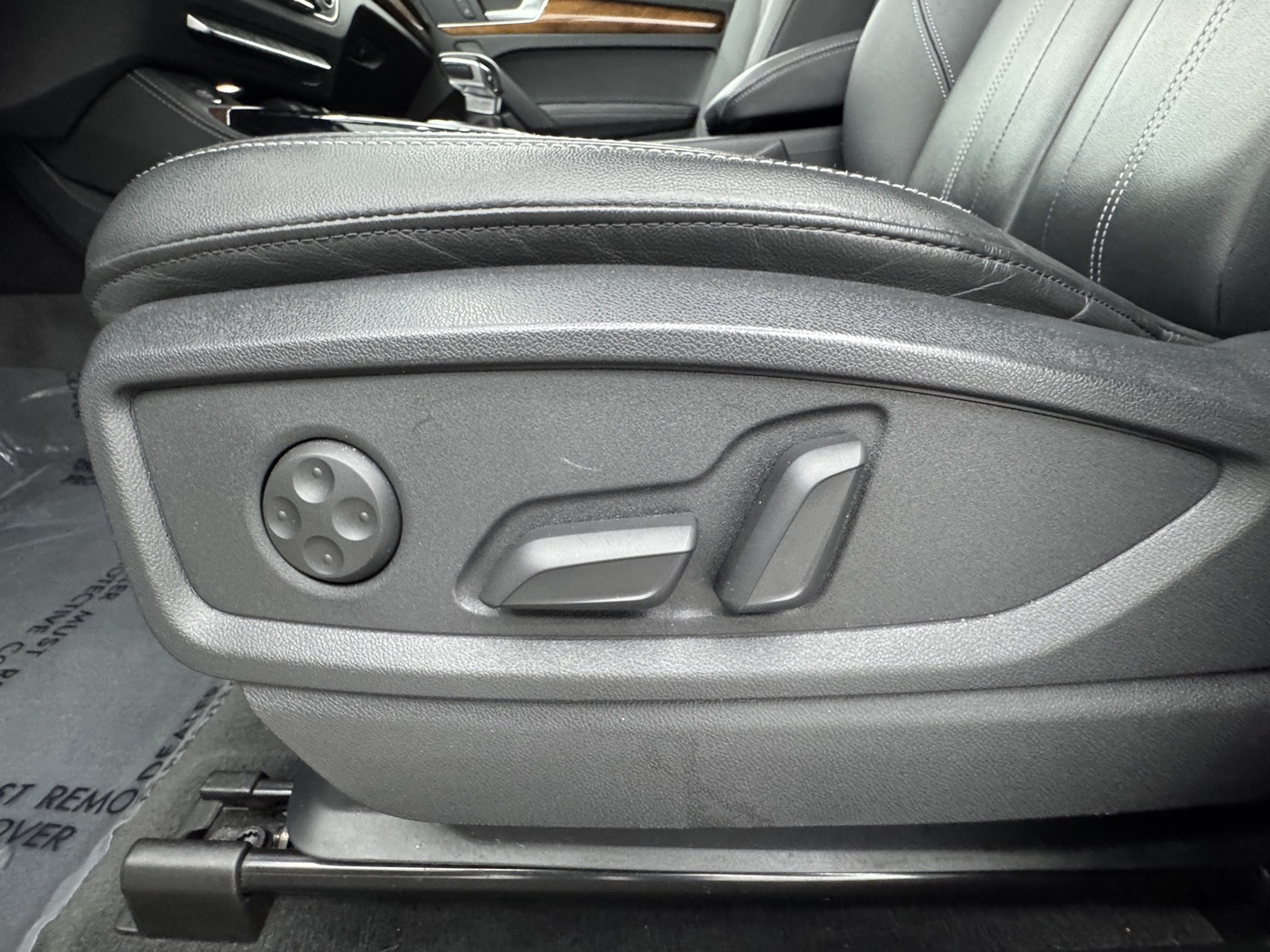 Vehicle image 19 of 66