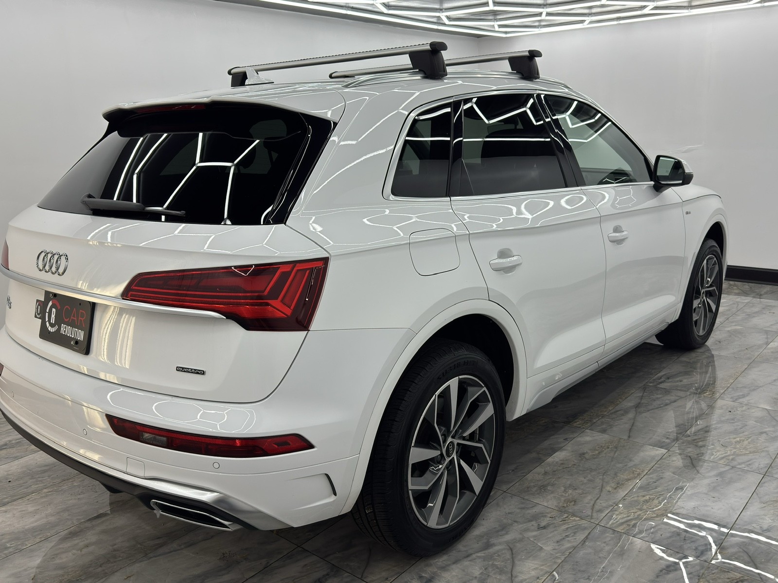 Vehicle image 4 of 66