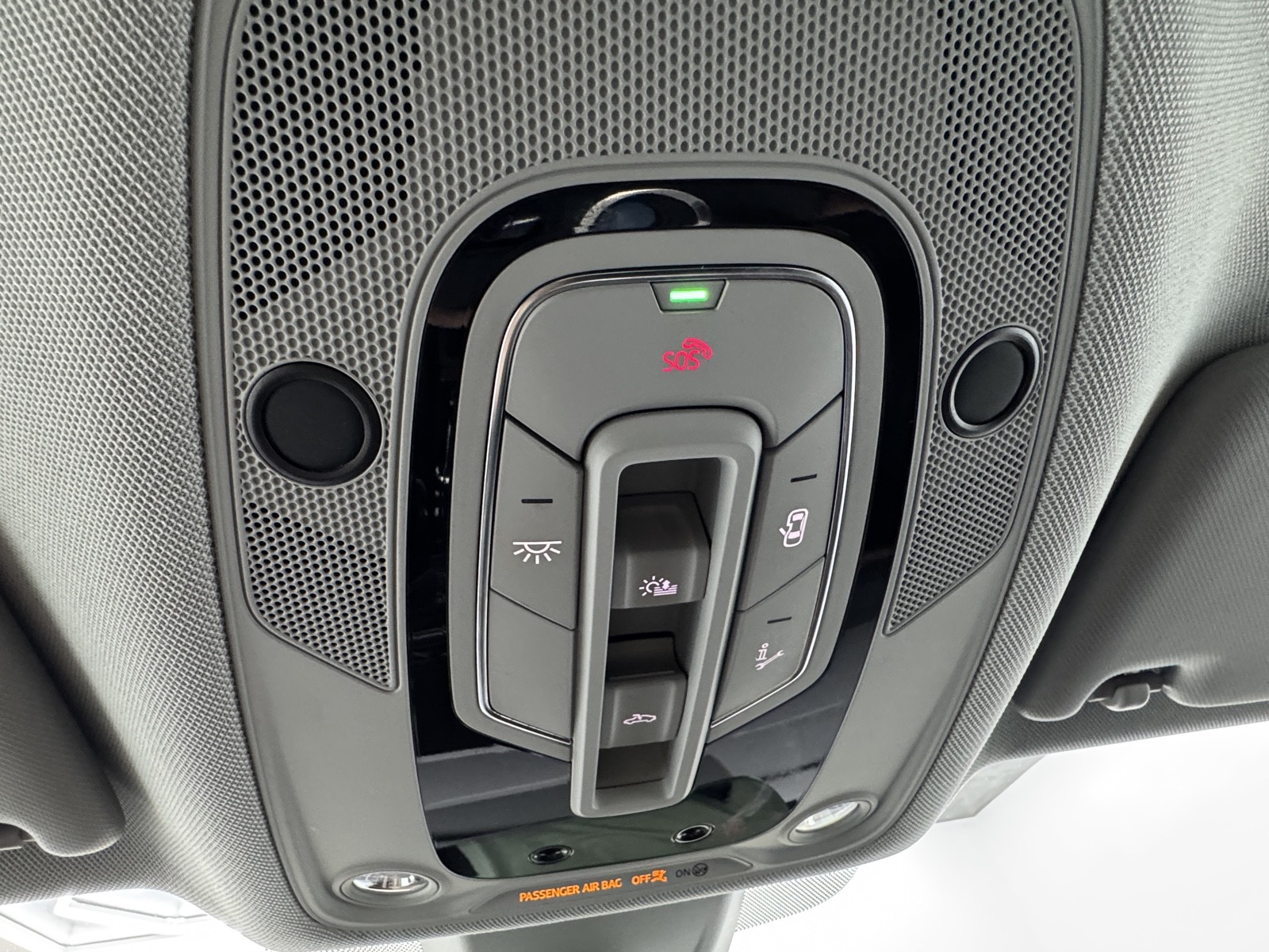Vehicle image 40 of 66