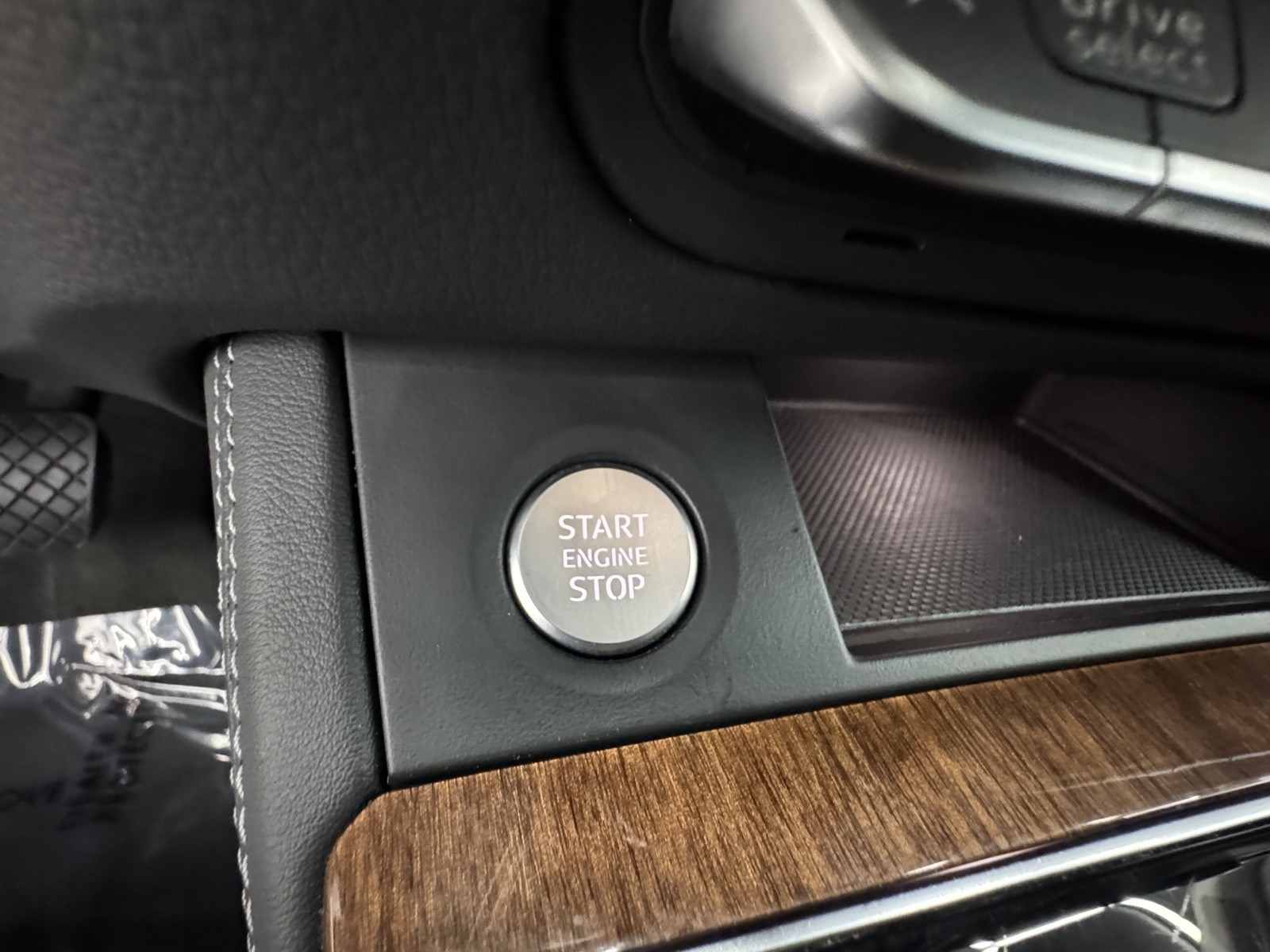 Vehicle image 23 of 66