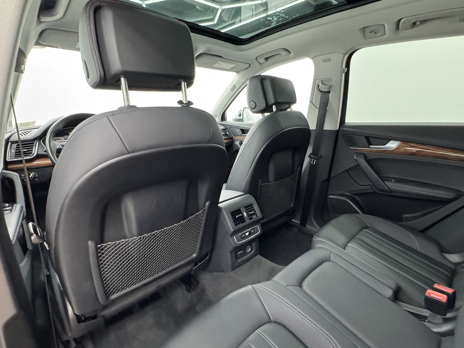 Vehicle image 47 of 66