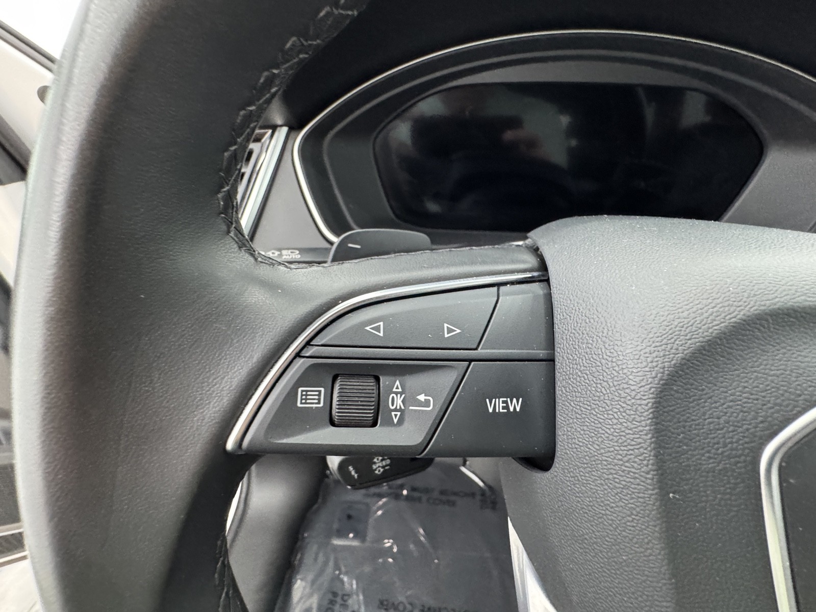 Vehicle image 21 of 66