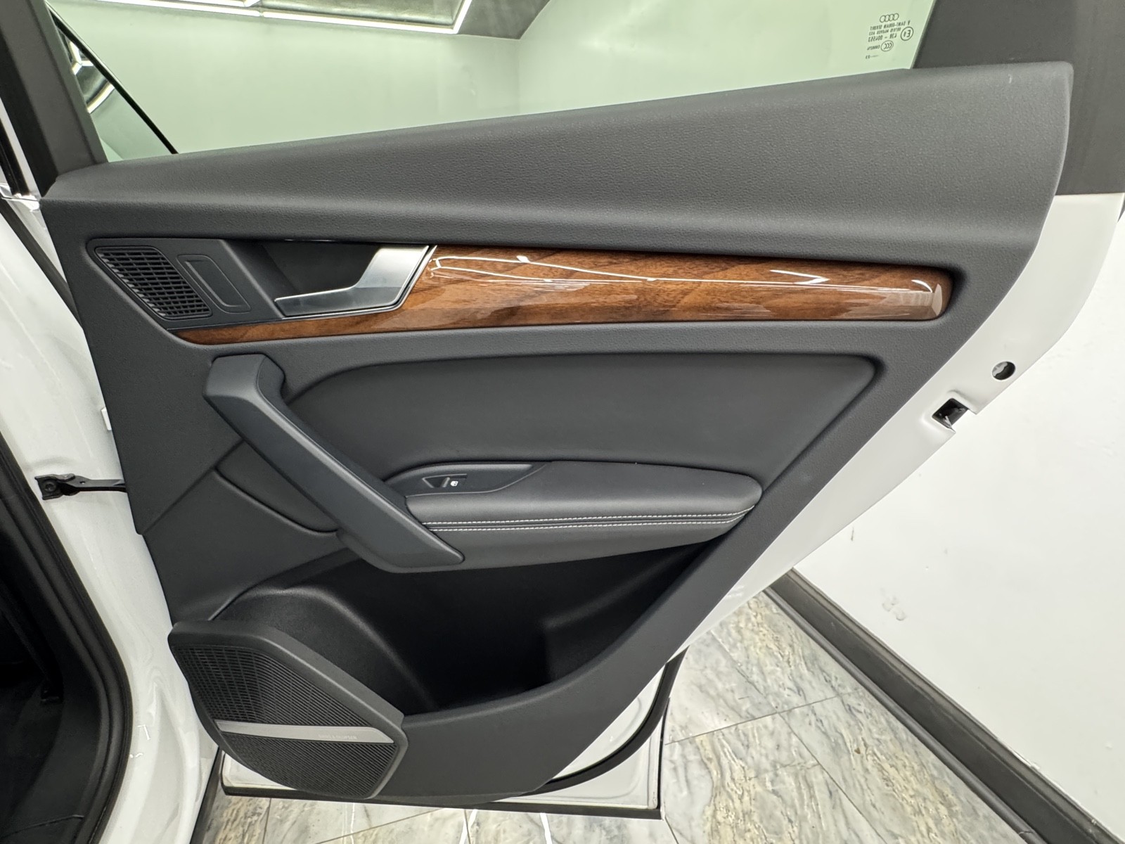Vehicle image 53 of 66