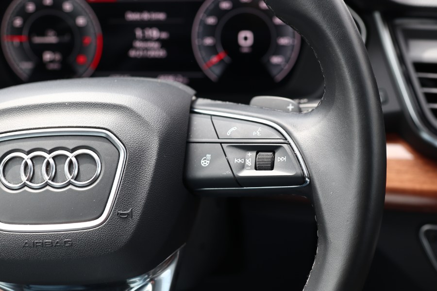 Vehicle image 27 of 53