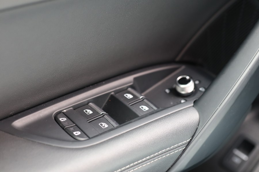 Vehicle image 29 of 53
