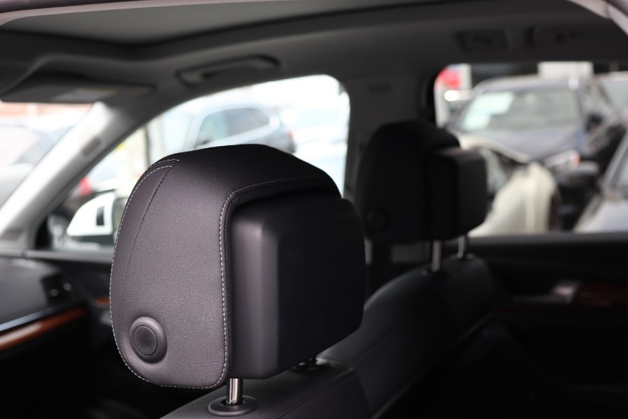 Vehicle image 22 of 53
