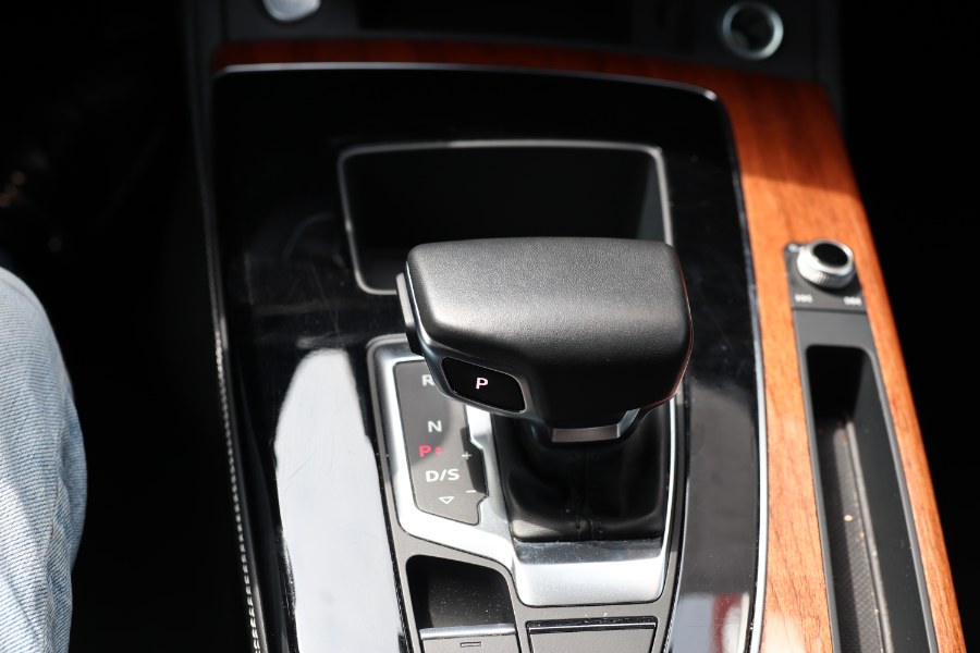 Vehicle image 36 of 53