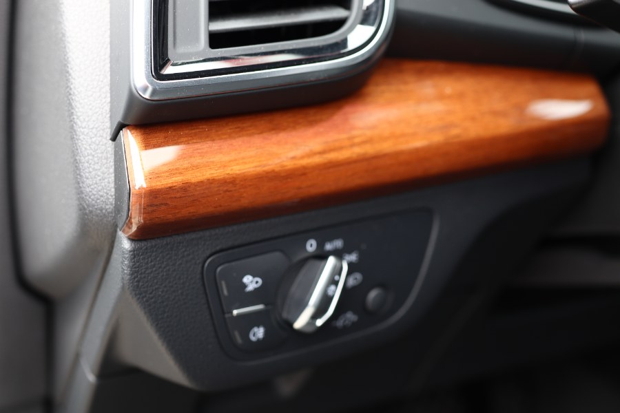 Vehicle image 15 of 53